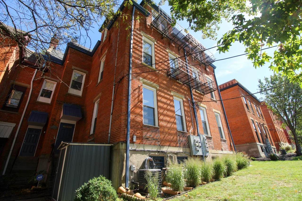 2144 St James Ave - Photo 1