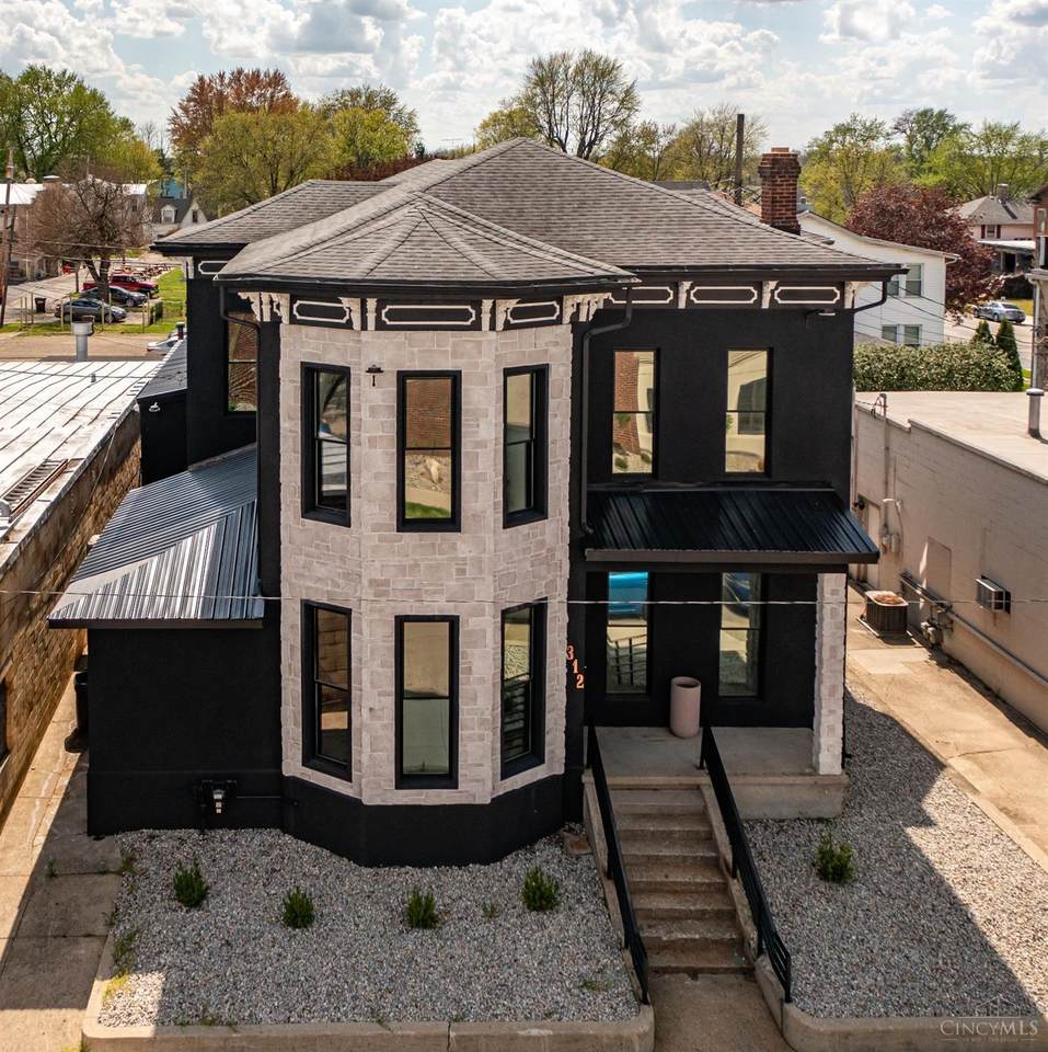312 Sycamore Street - Photo 1