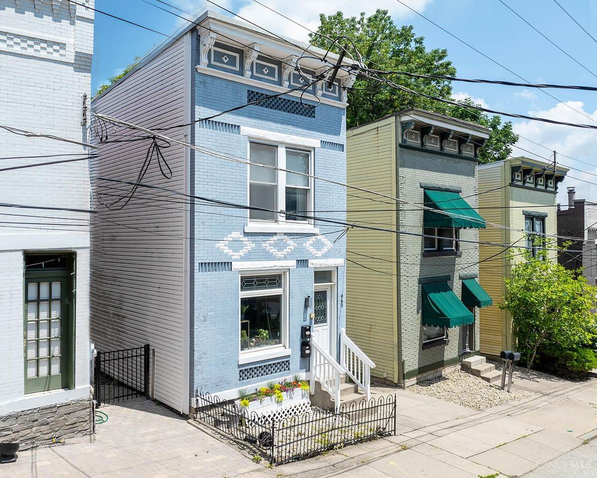 960 Paradrome Street - Photo 1
