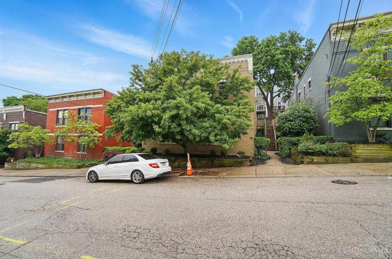 983 Paradrome Street - Photo 1