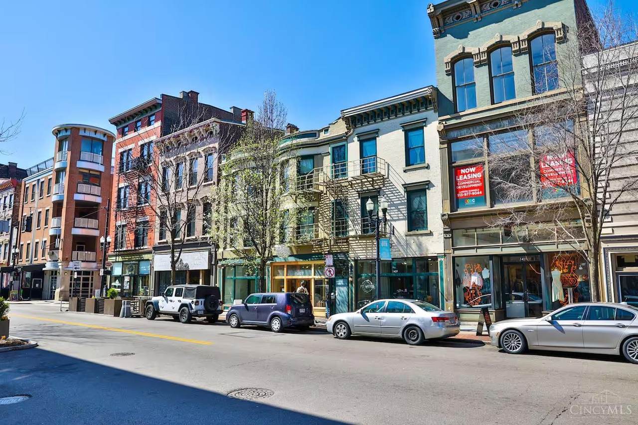1407 Vine Street - Photo 1