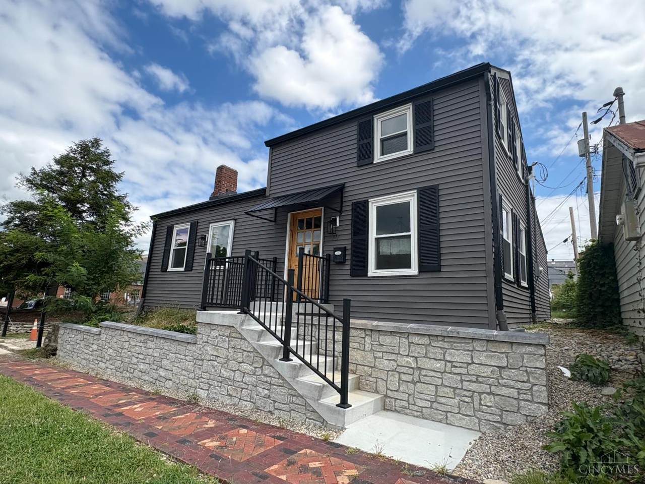 10 Sycamore Street - Photo 1