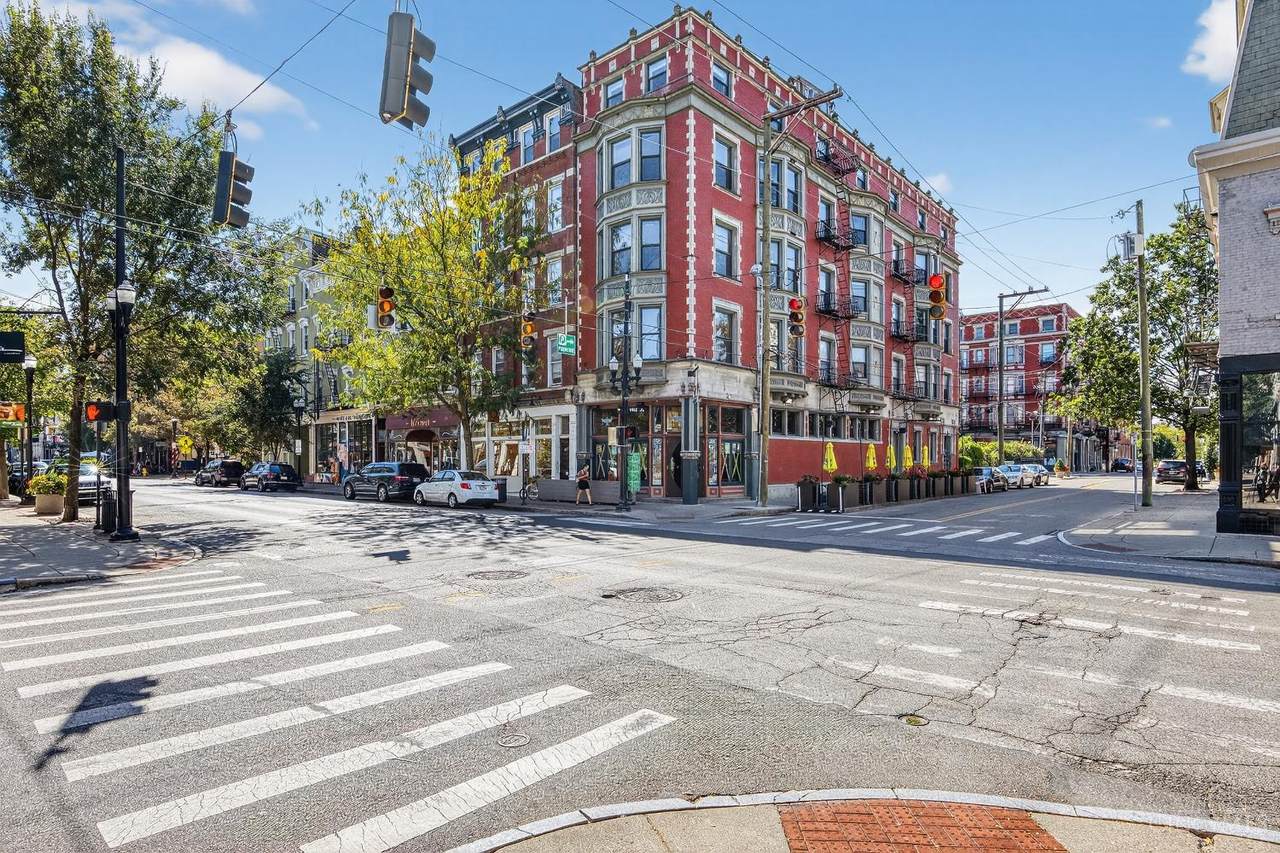 1237 Vine Street - Photo 1