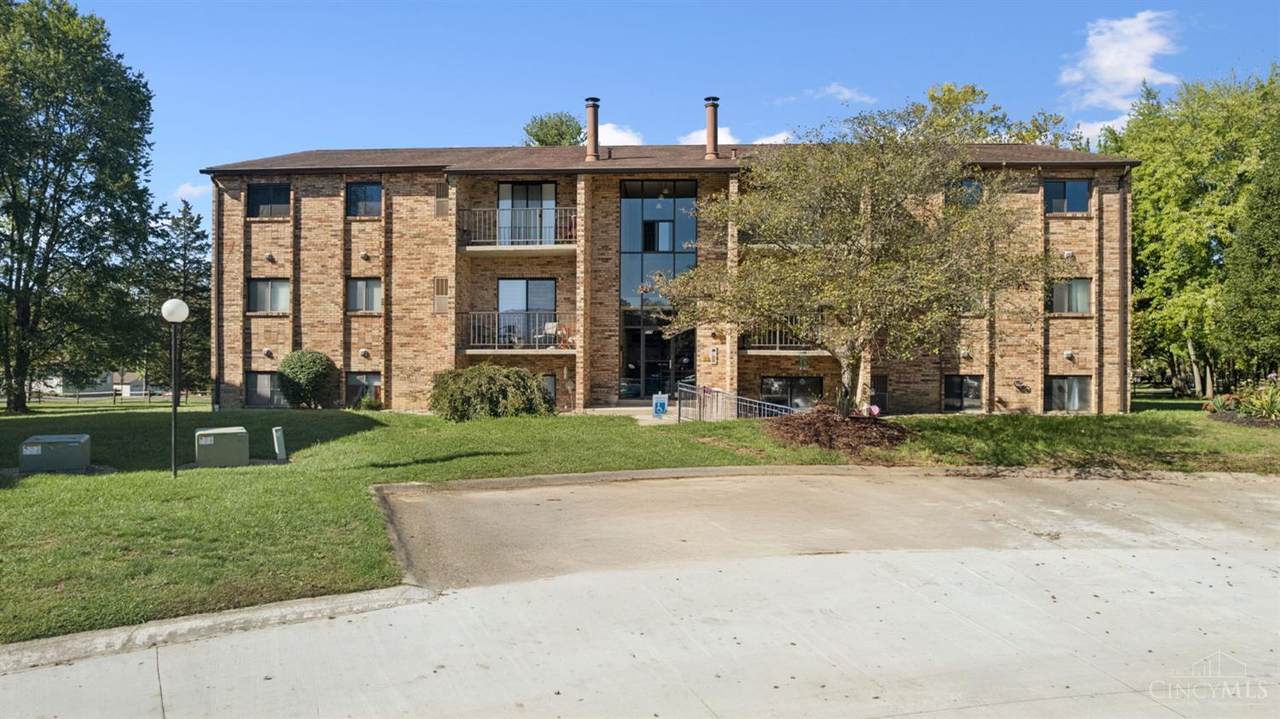 539 Davis Road - Photo 1