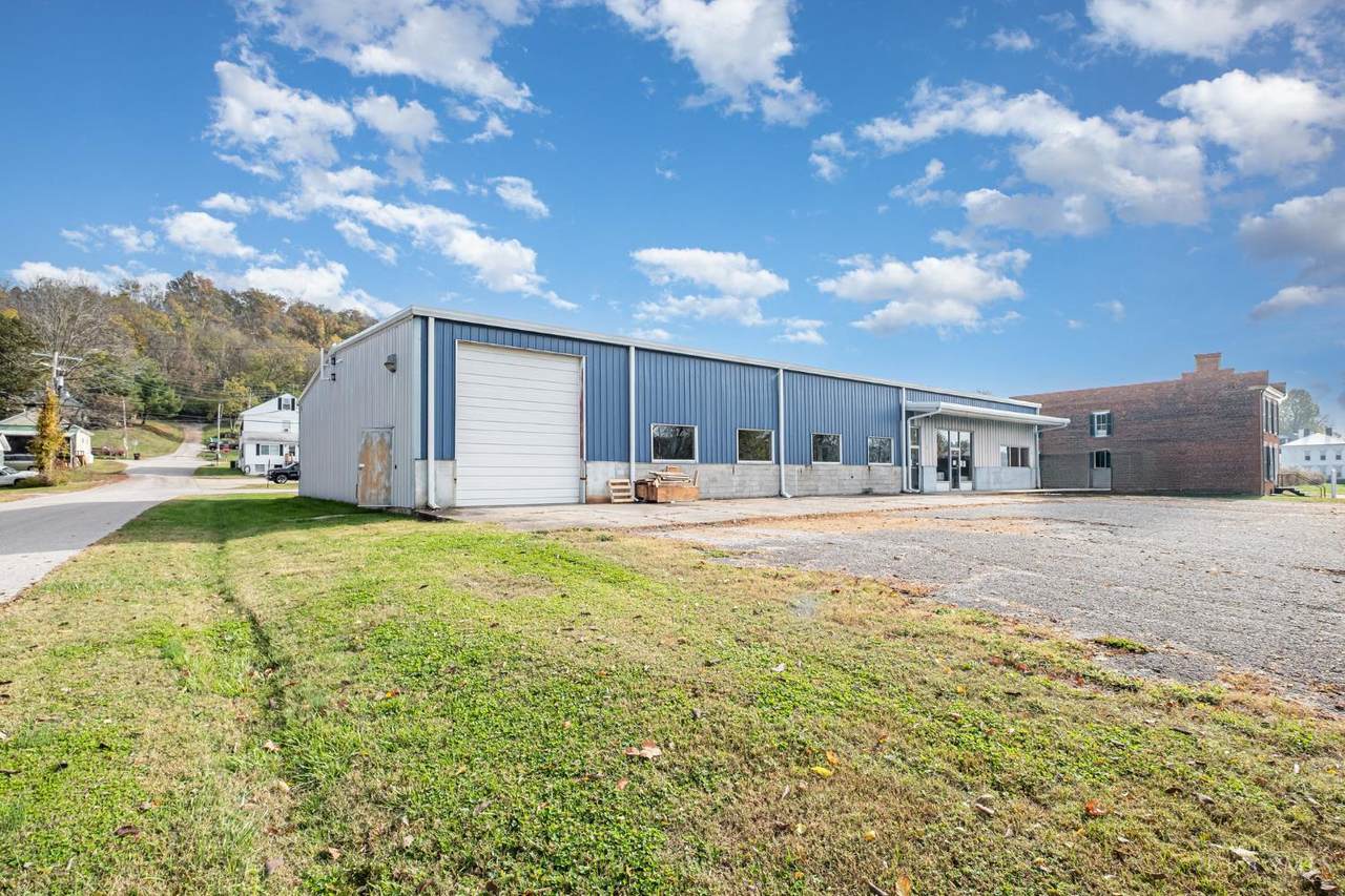 330 Front Street - Photo 1