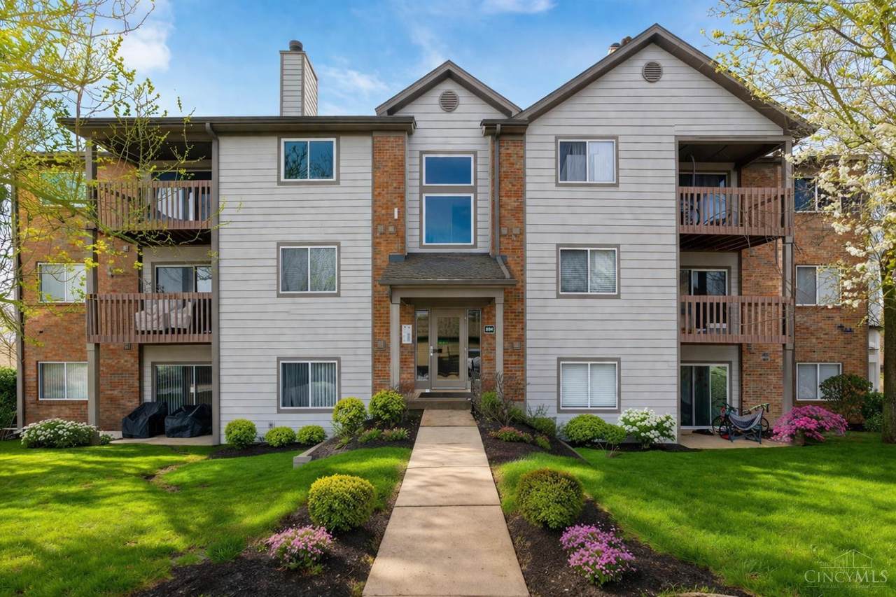 8945 Eagleview Drive - Photo 1