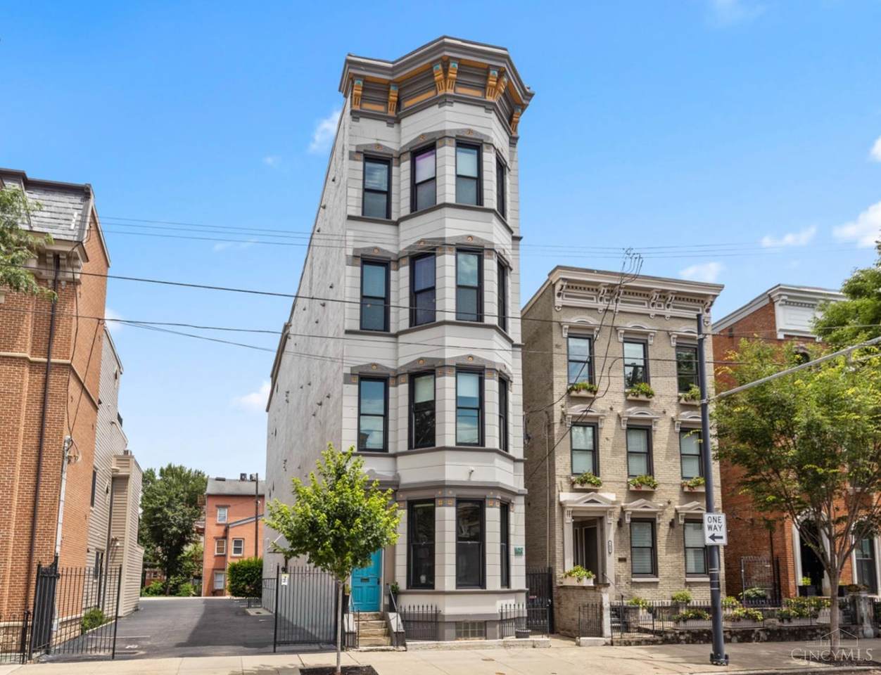 1420 Elm Street - Photo 1
