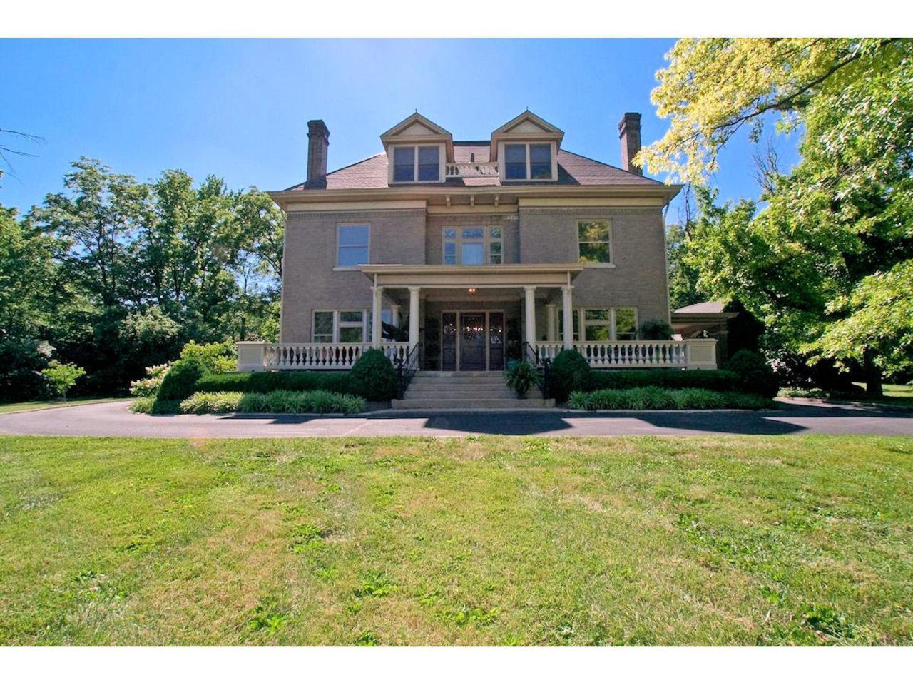 975 Willow Avenue - Photo 1