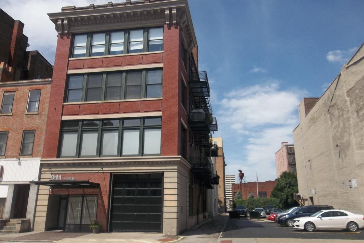 911 Race Street - Photo 1