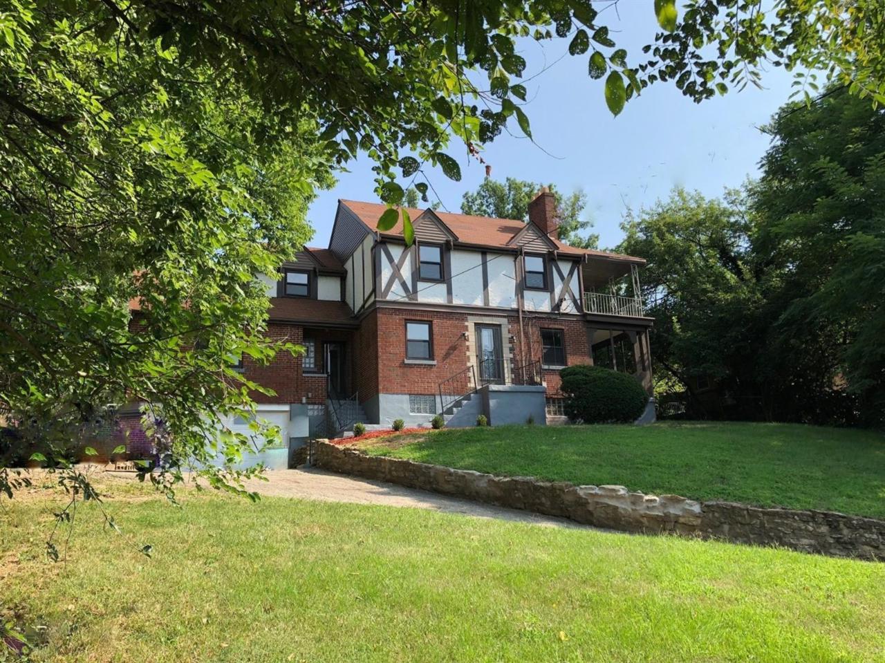 2336 Galbraith Road - Photo 1