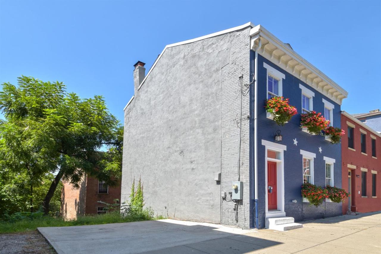 203 Mulberry Street - Photo 1