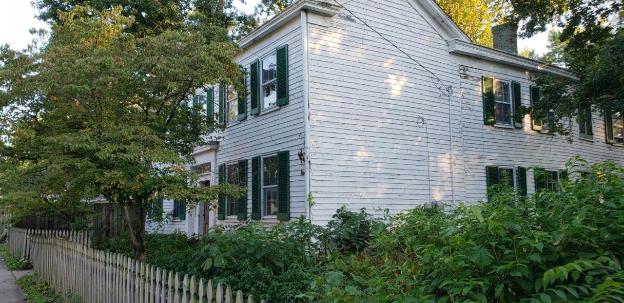 225 Wood Street - Photo 1