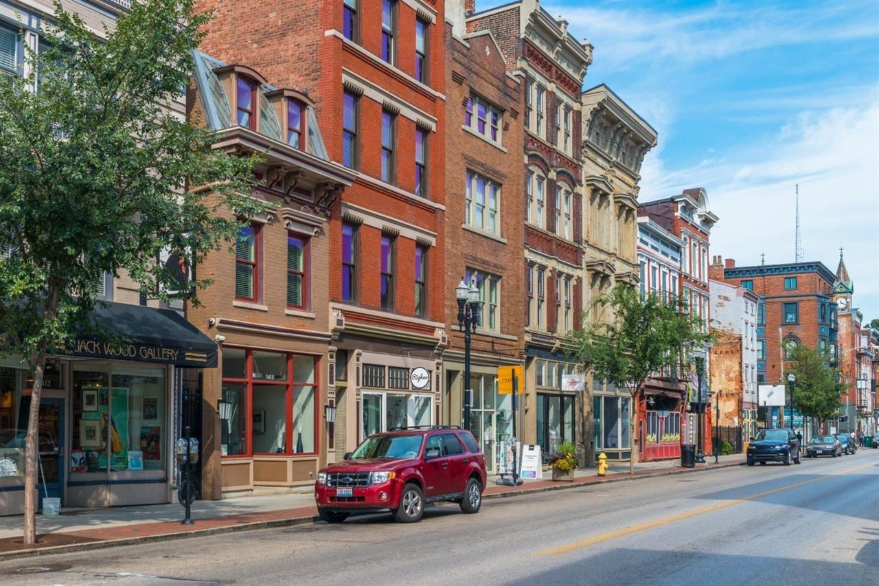 1415 Vine Street - Photo 1