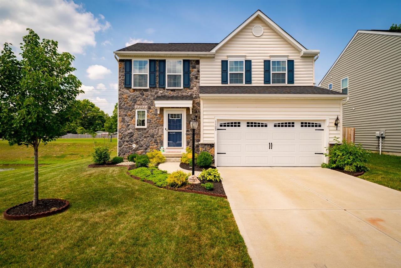1109 Driftwood Drive - Photo 1