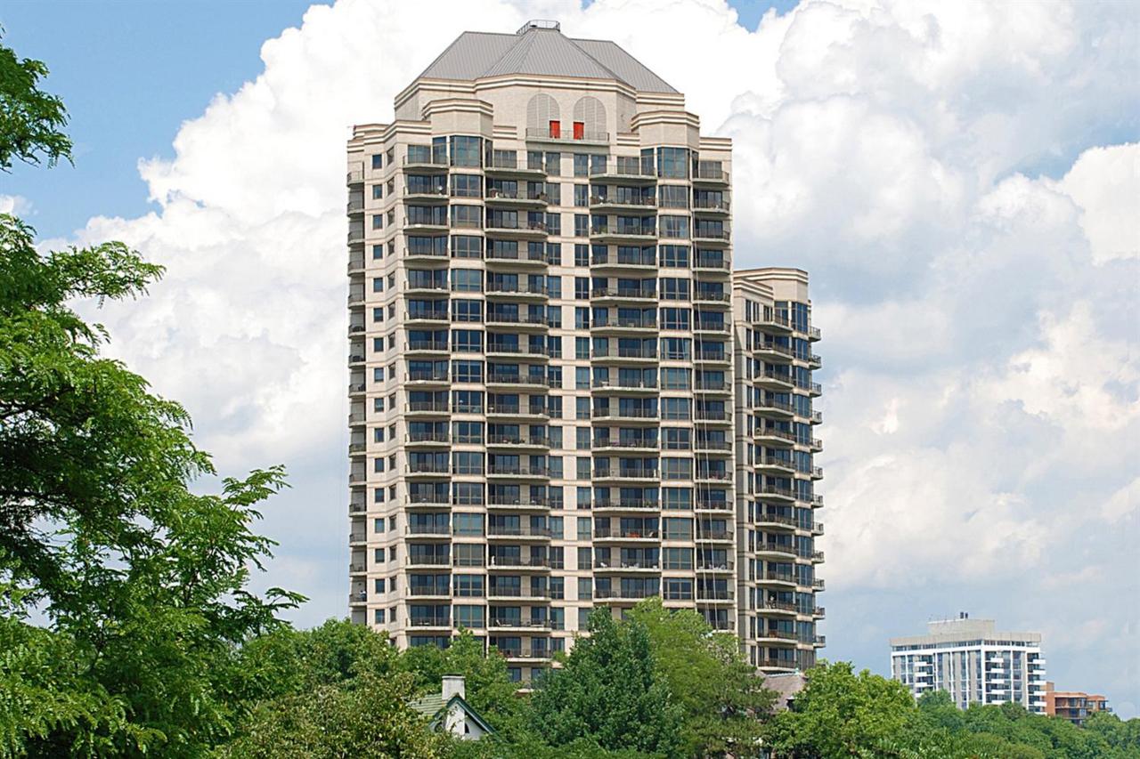 1201 Edgecliff Place - Photo 1