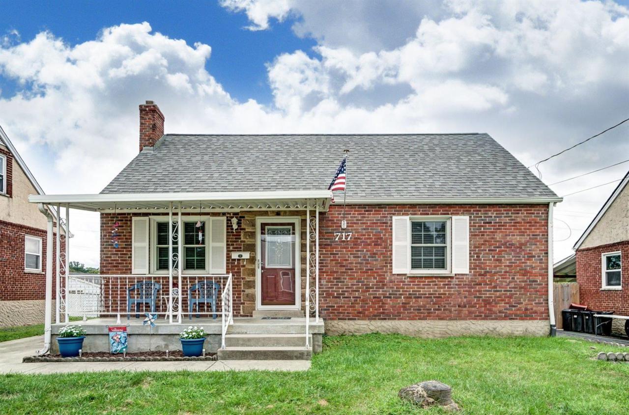 717 Maple Drive - Photo 1