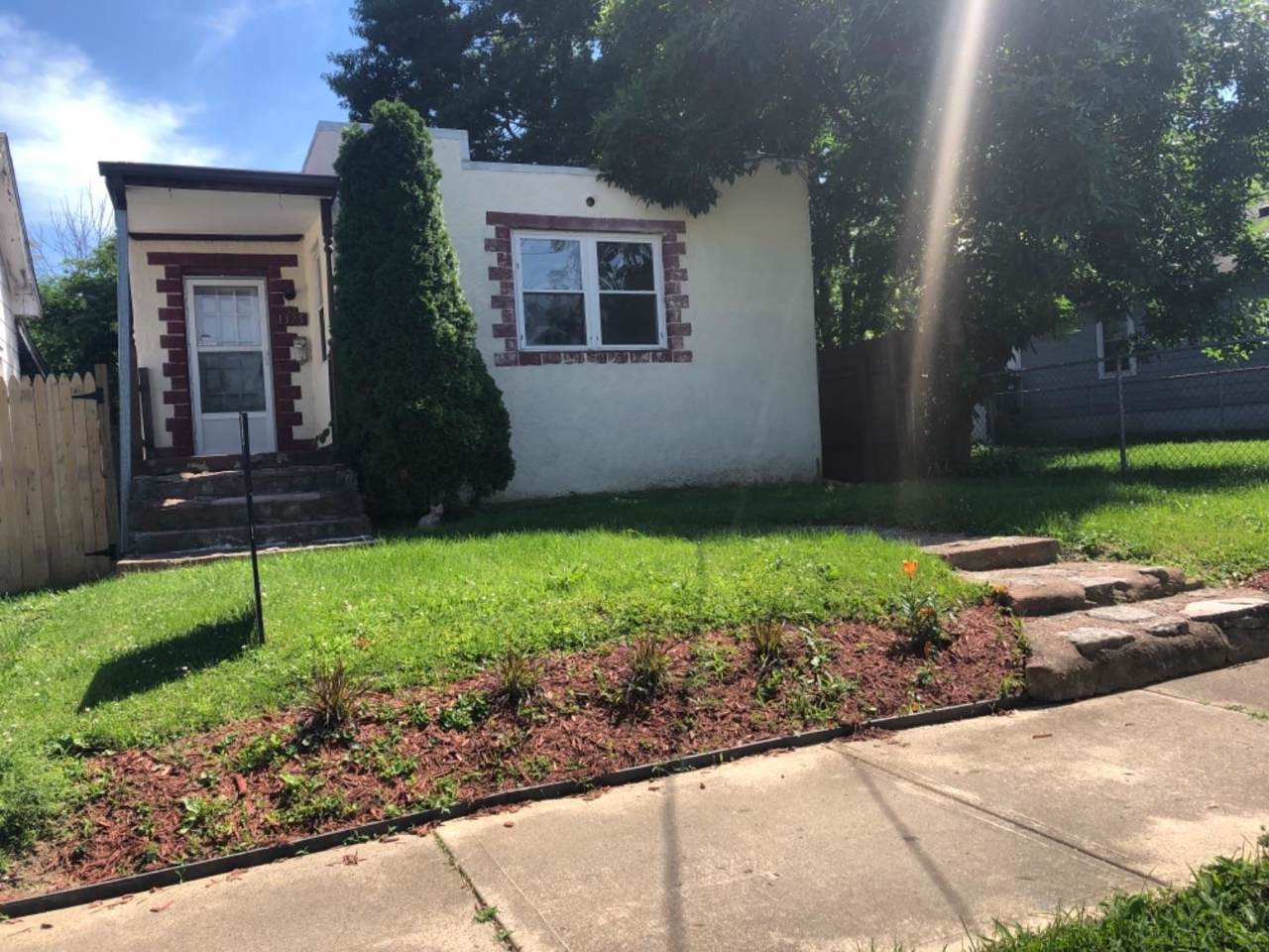 1325 Goodman Avenue - Photo 1