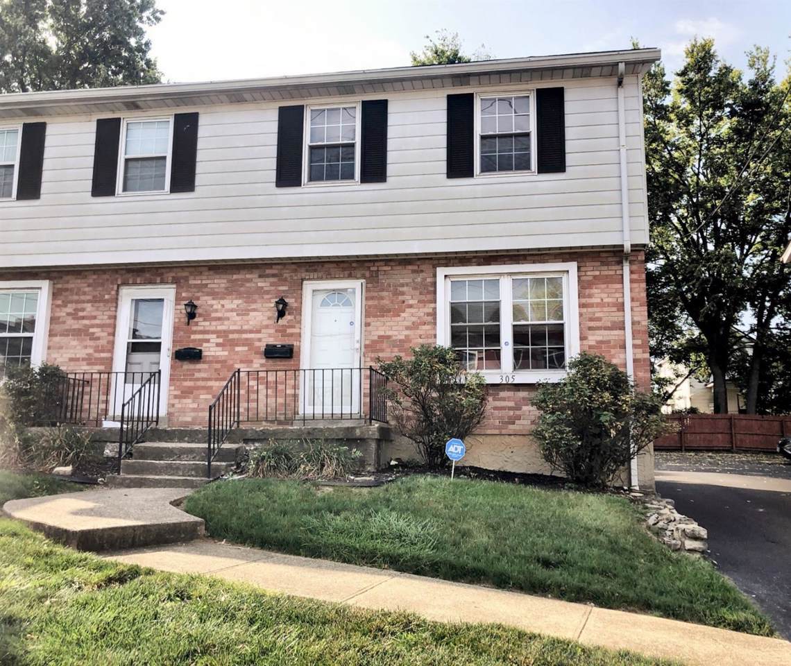 305 Ross Avenue - Photo 1