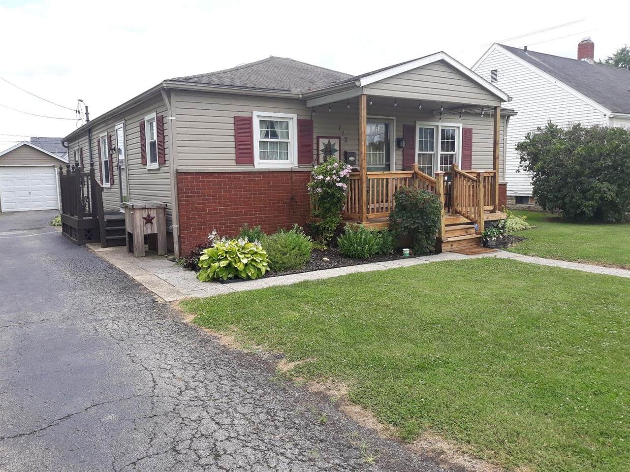 772 North Street - Photo 1