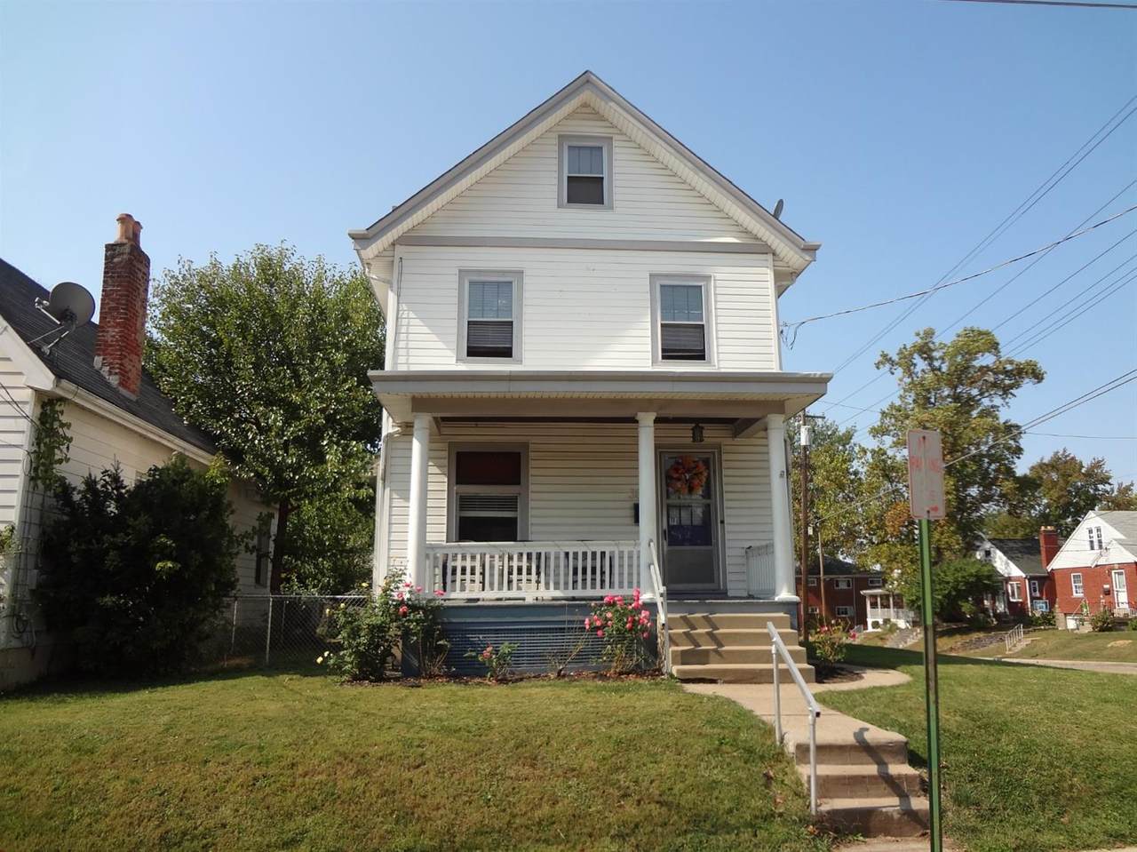 3851 Lovell Avenue - Photo 1