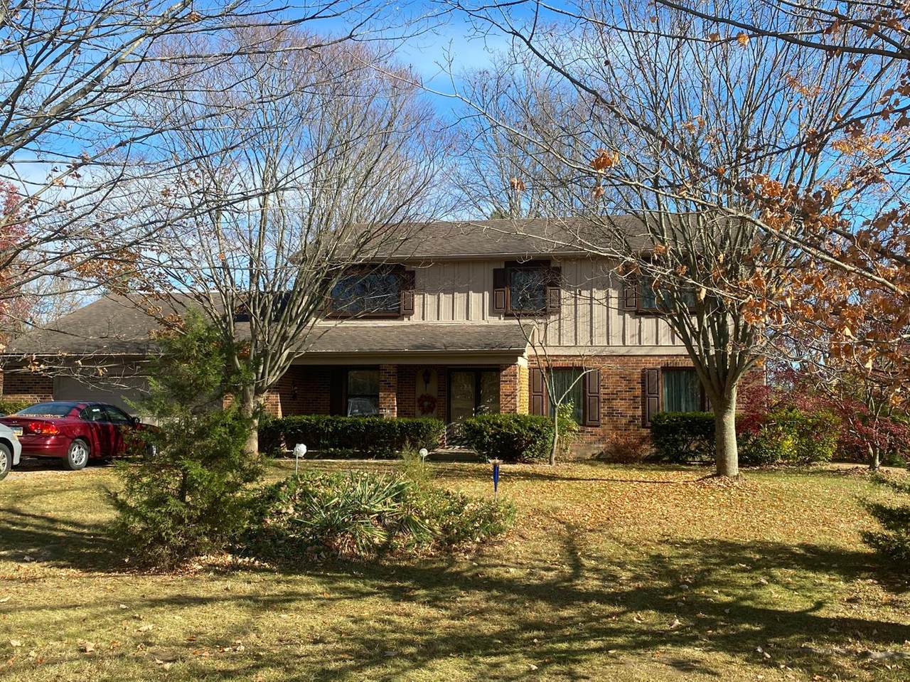 215 Country Club Drive - Photo 1