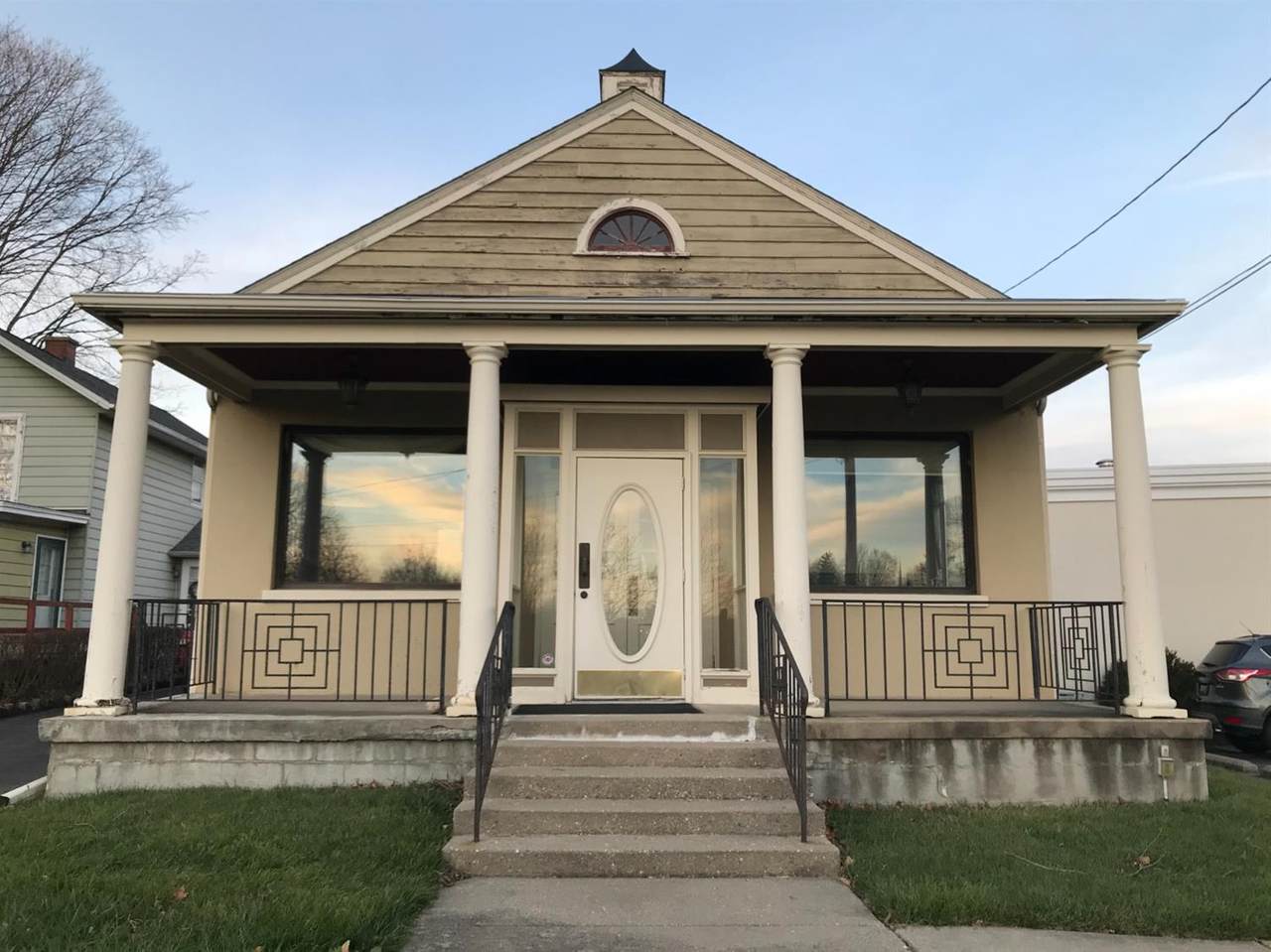 4 Oakwood Avenue - Photo 1