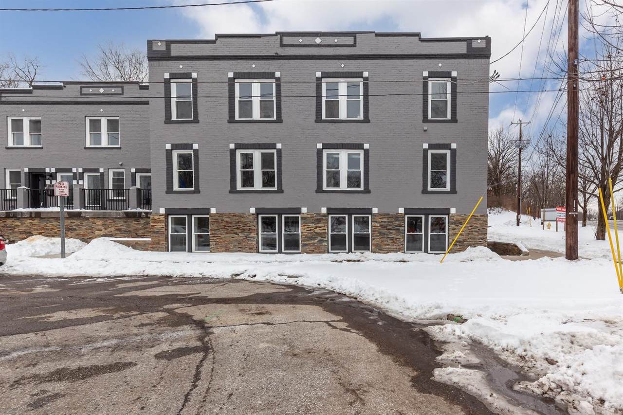 2837 Ashland Avenue - Photo 1