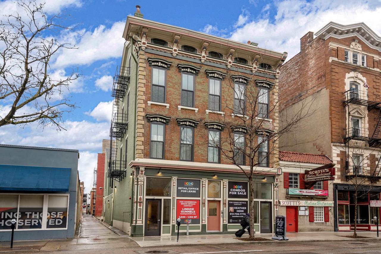 915 Vine St - Photo 1