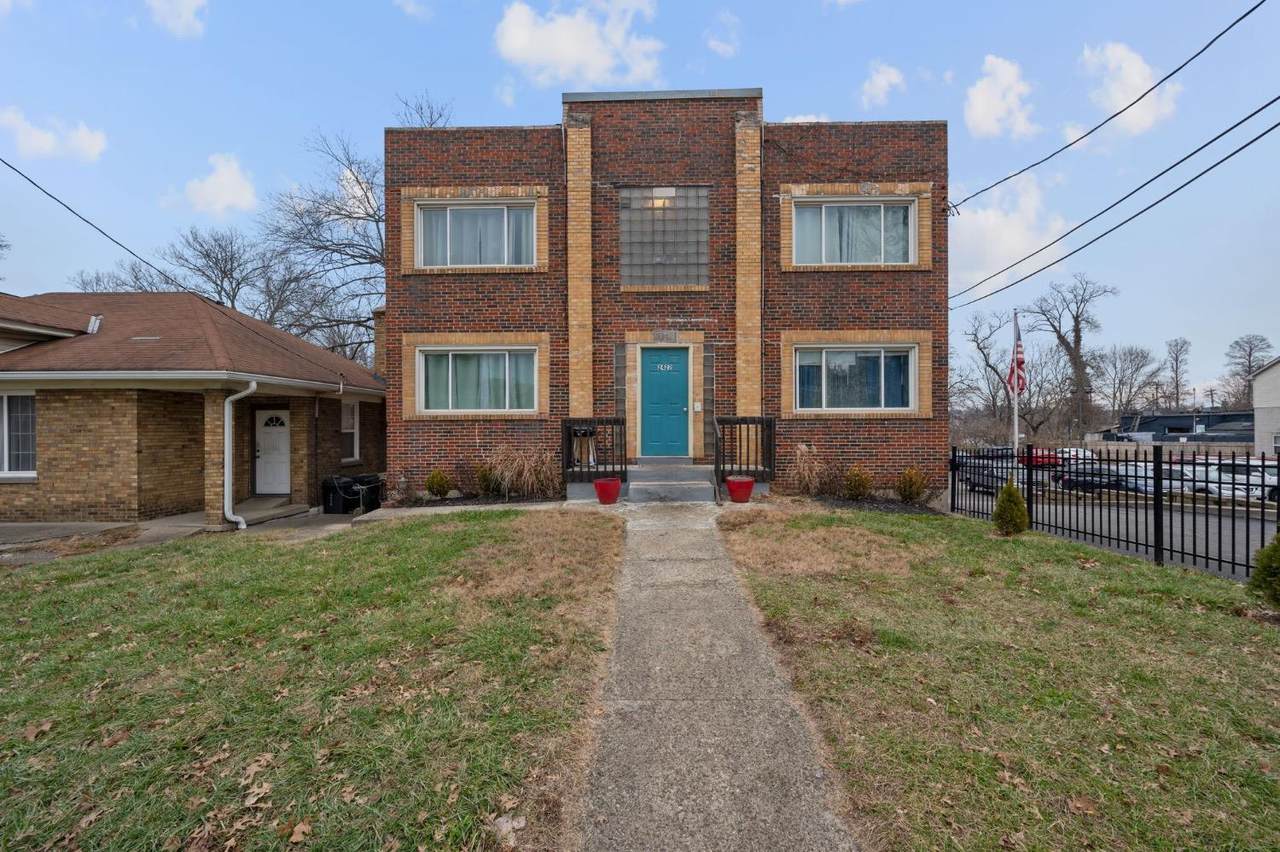 2422 Quatman Ave - Photo 1