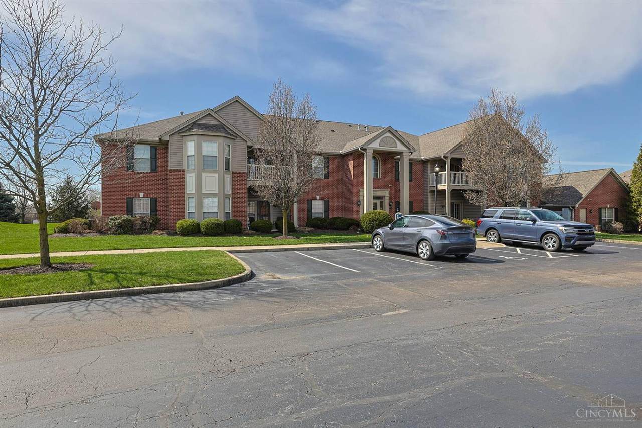 8033 Pinnacle Point Drive - Photo 1
