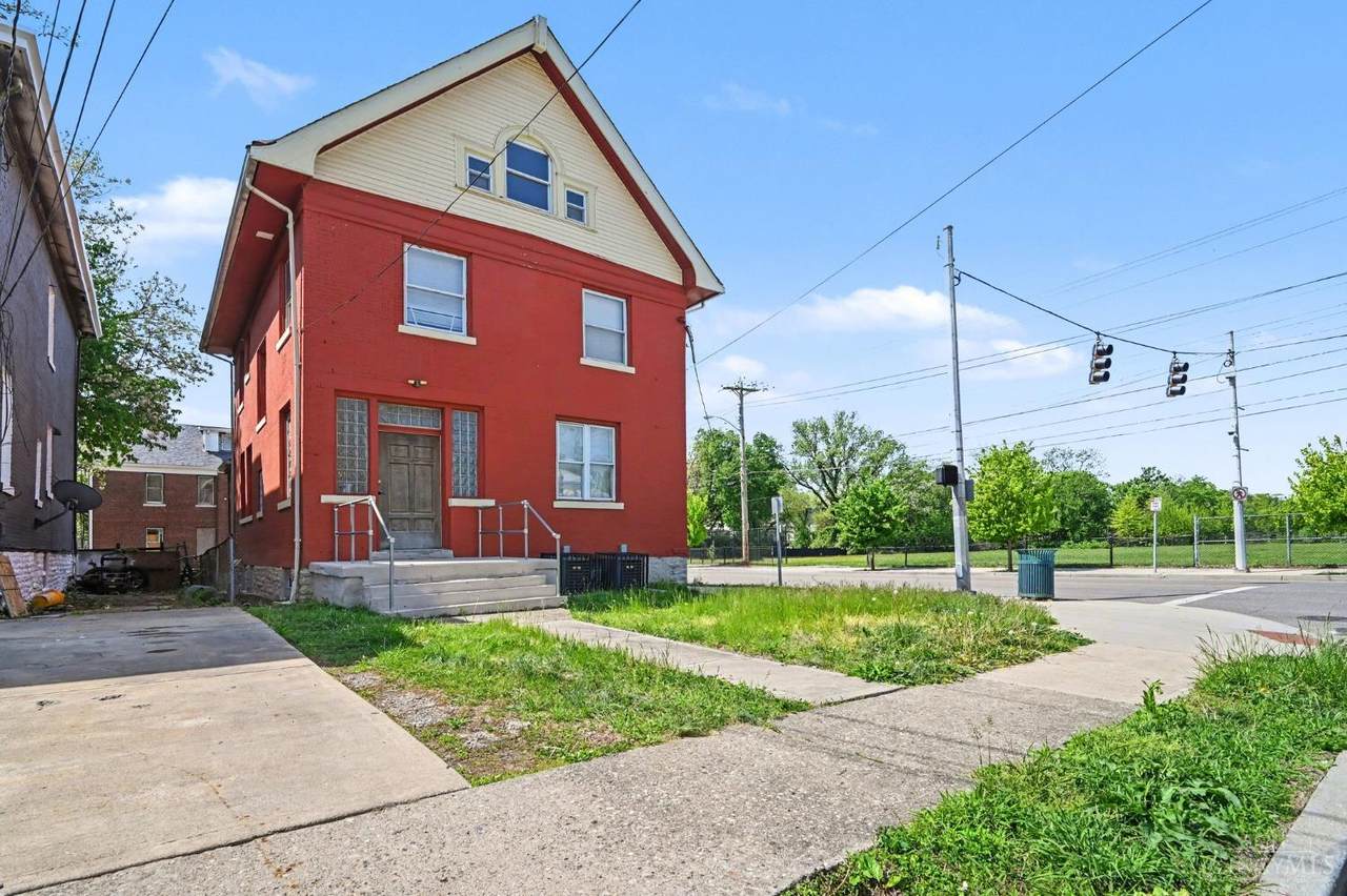 1601 Dexter Avenue - Photo 1