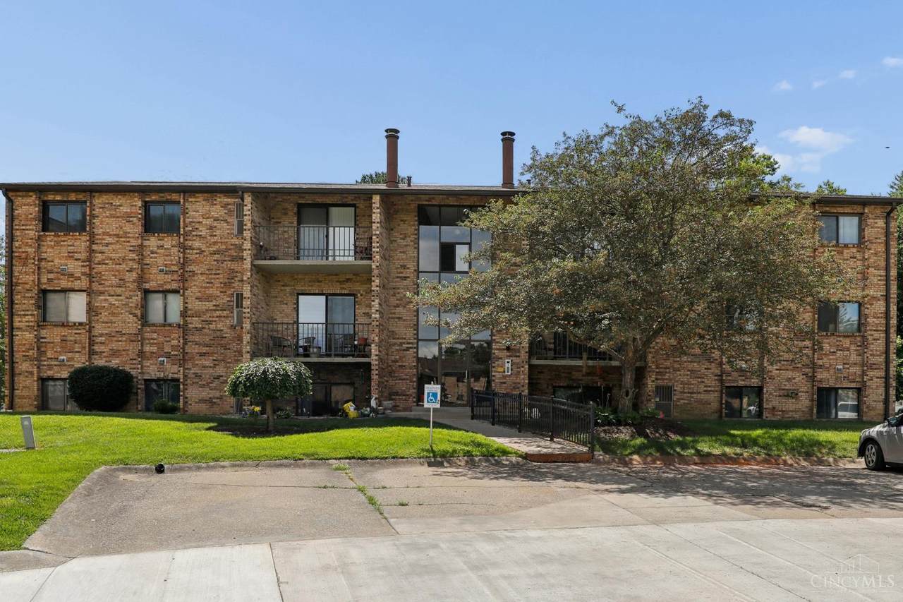 539 Davis Road - Photo 1
