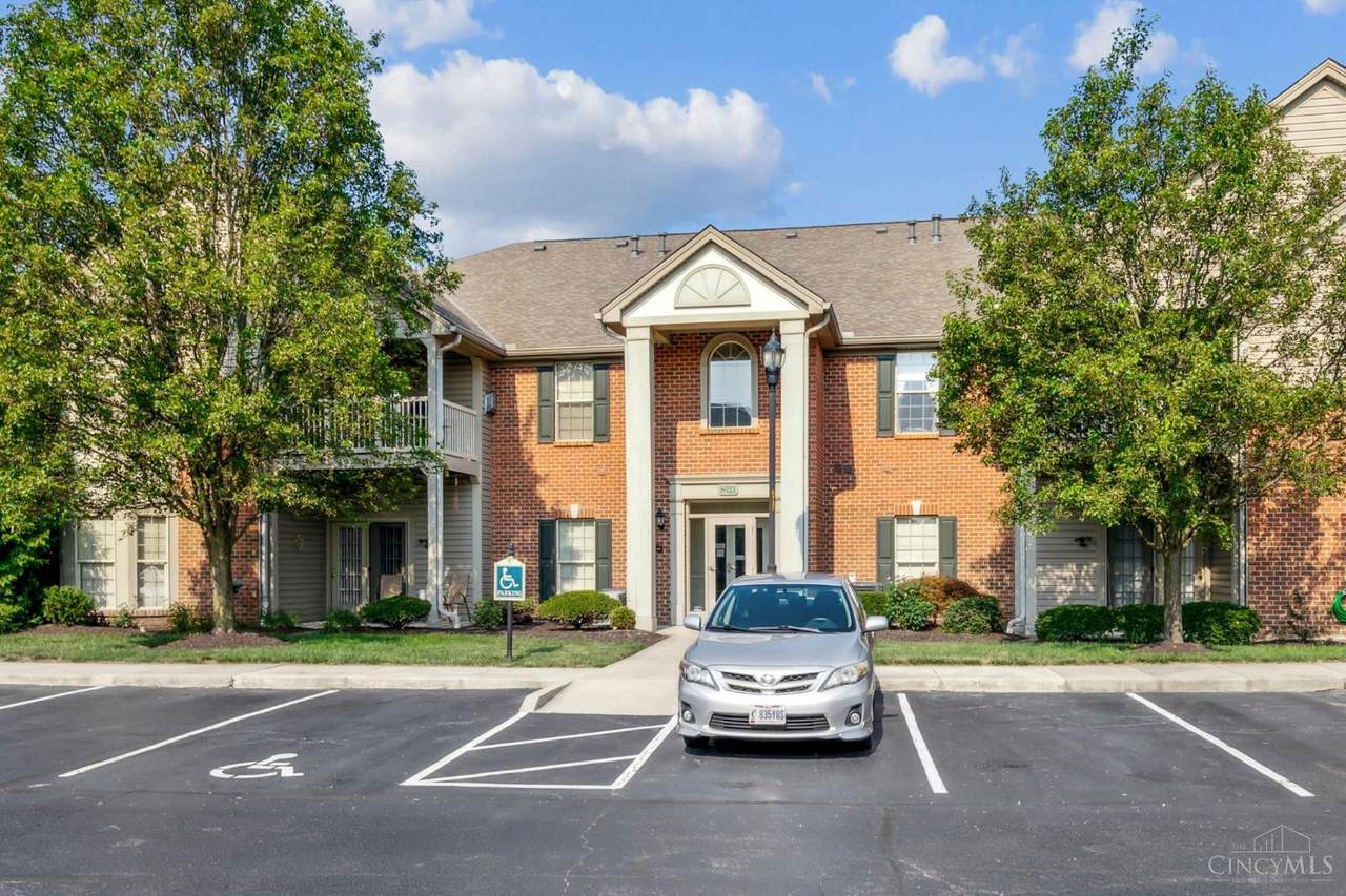 8021 Pinnacle Point Drive - Photo 1