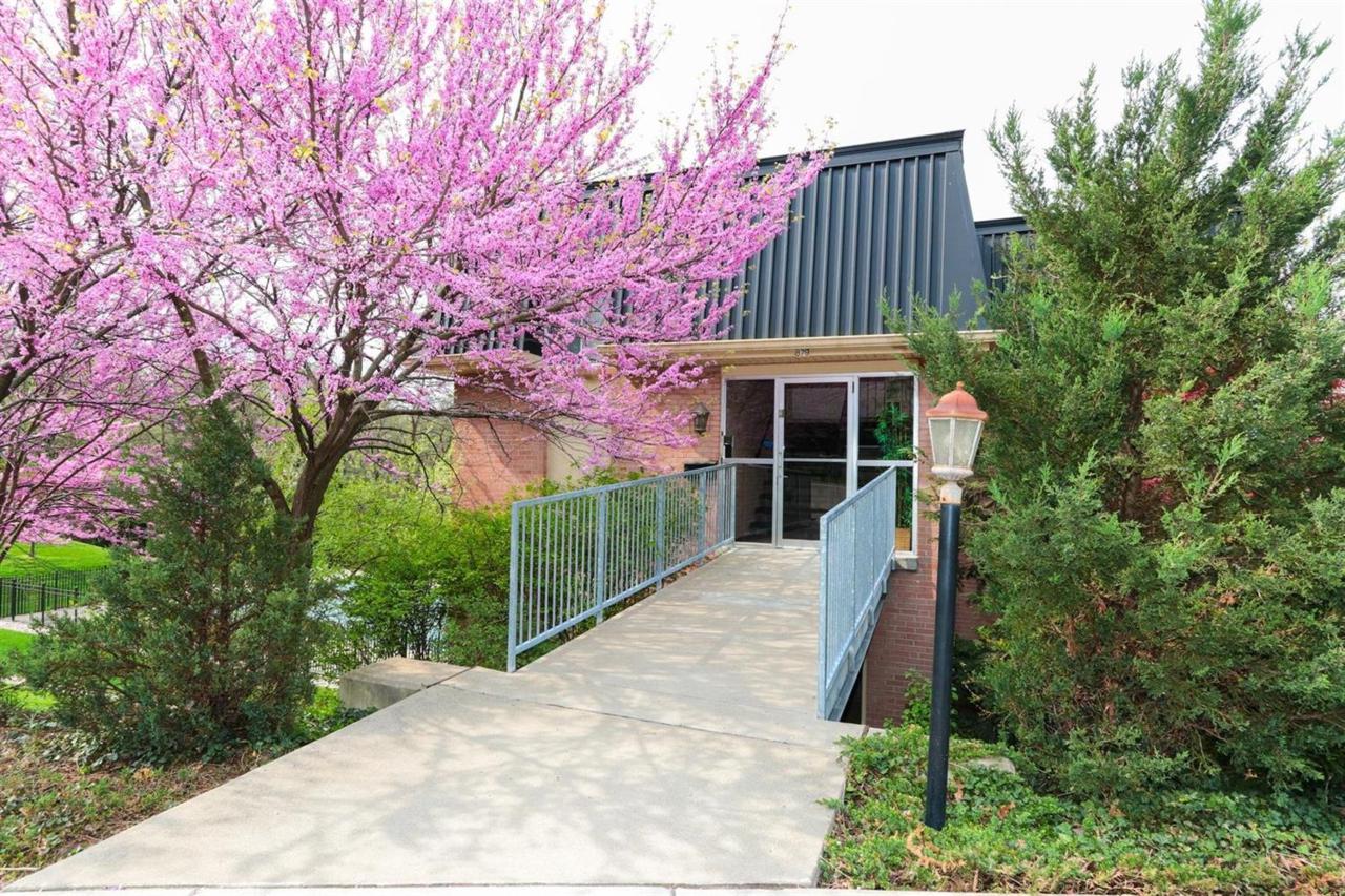 879 Rue De La Paix - Photo 1