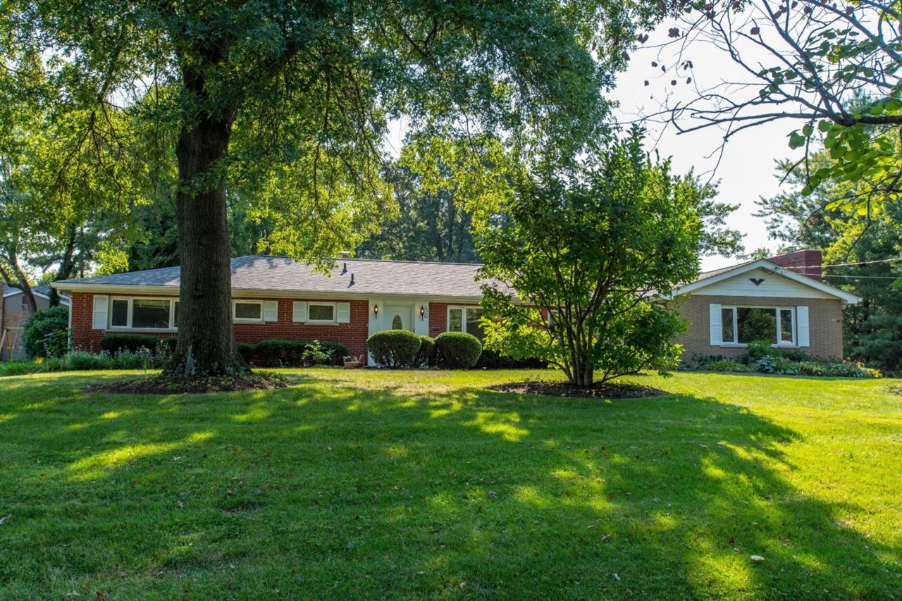 420 Hilltop Lane - Photo 1