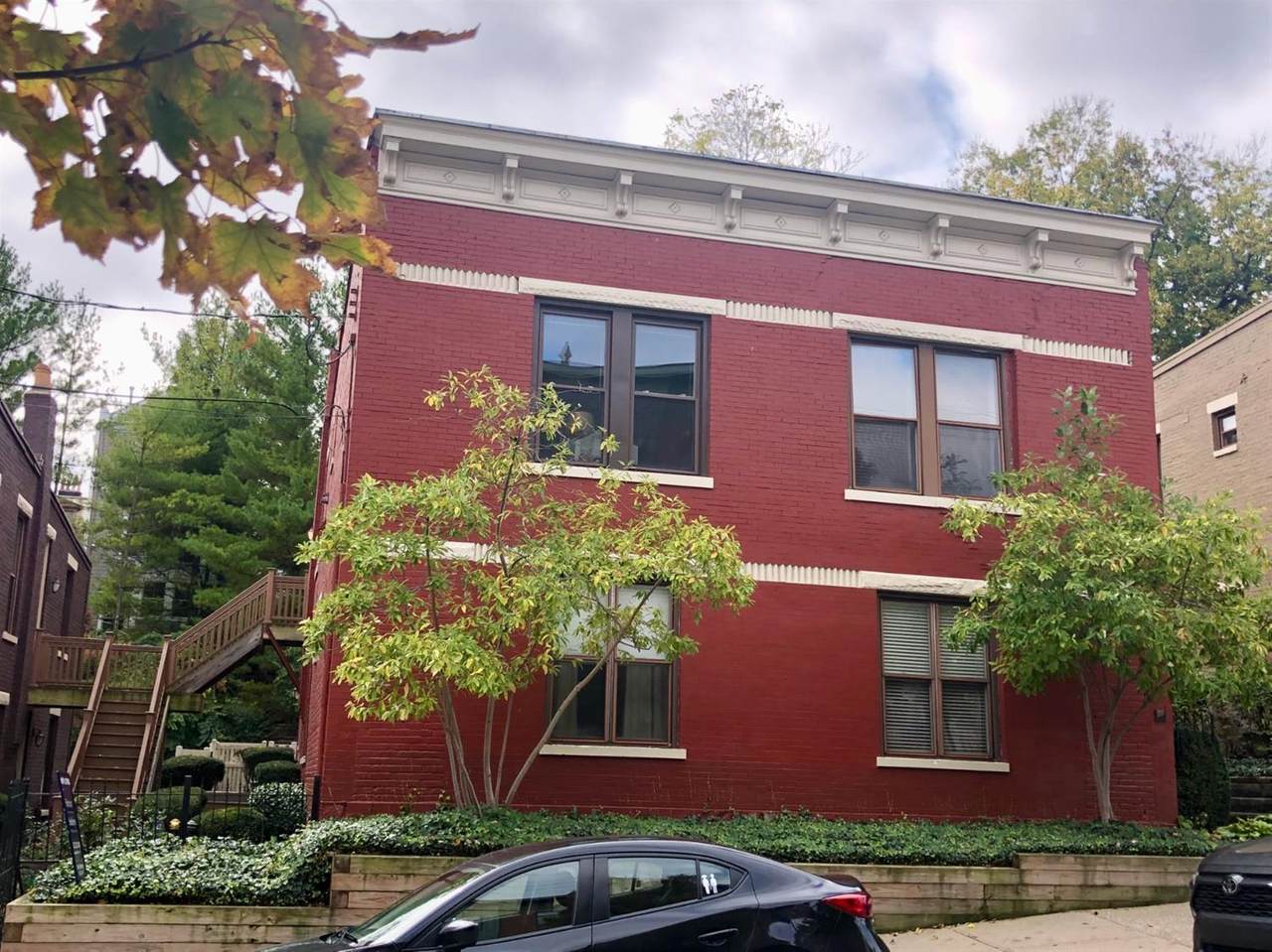 989 Paradrome Street - Photo 1