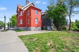 1601 Dexter Avenue - Photo 2