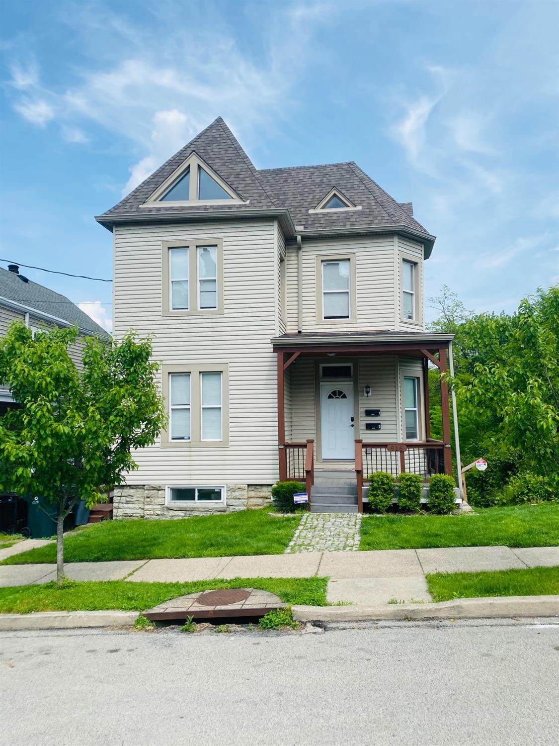 916 Mt Hope Avenue - Photo 1
