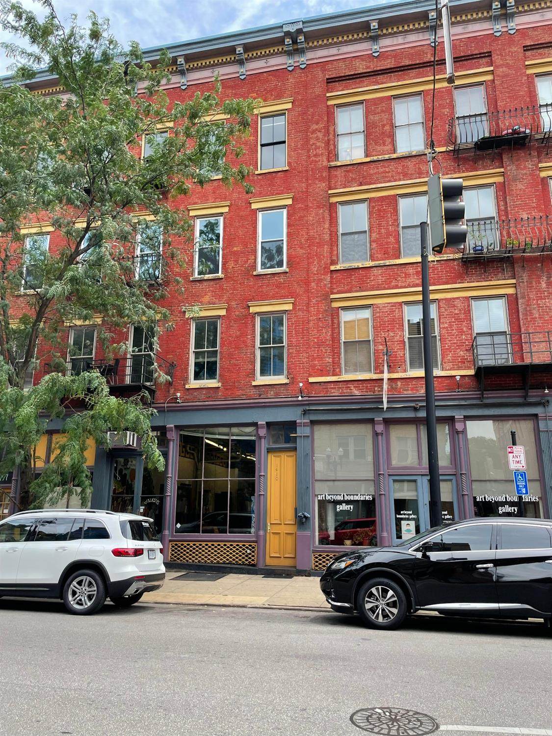 1410 Main St - Photo 1