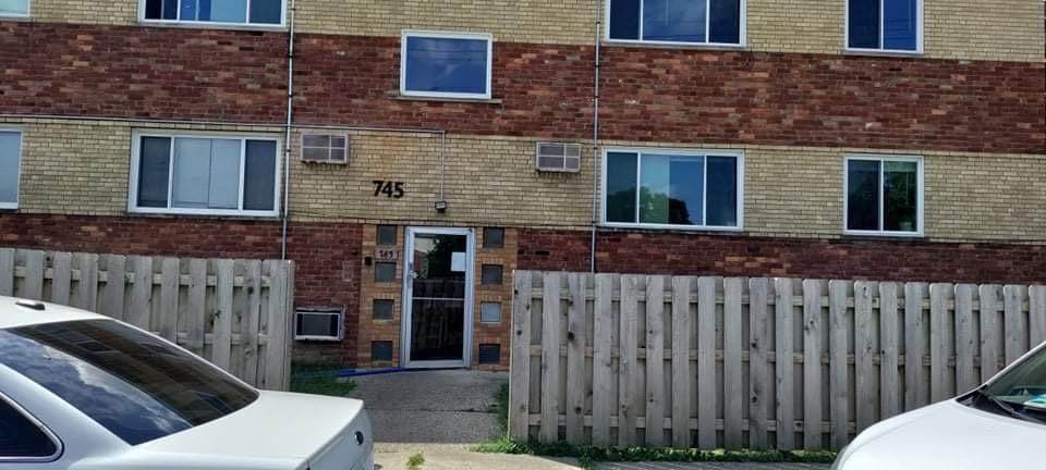 745 Oak Street - Photo 1