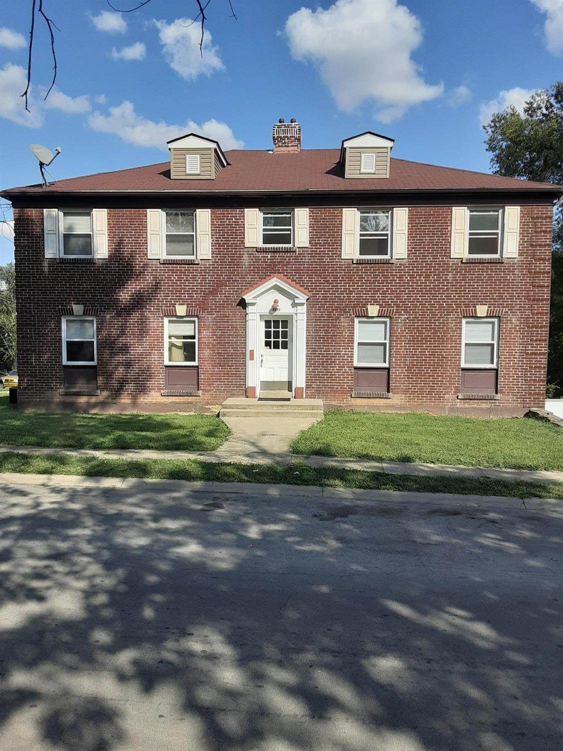 4818 Oberlin Avenue - Photo 1