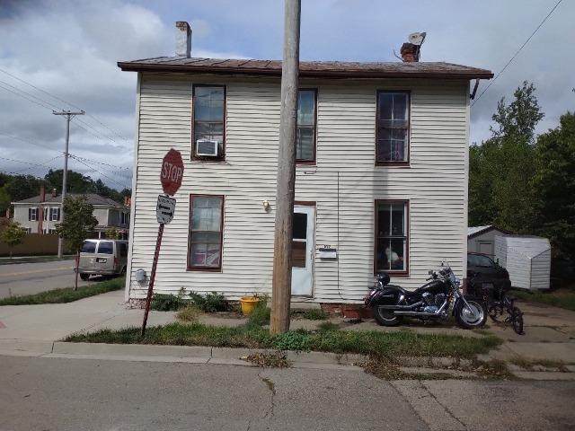 102 Warren Street - Photo 1