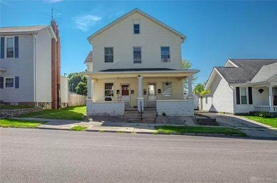 221 Somers Street - Photo 1