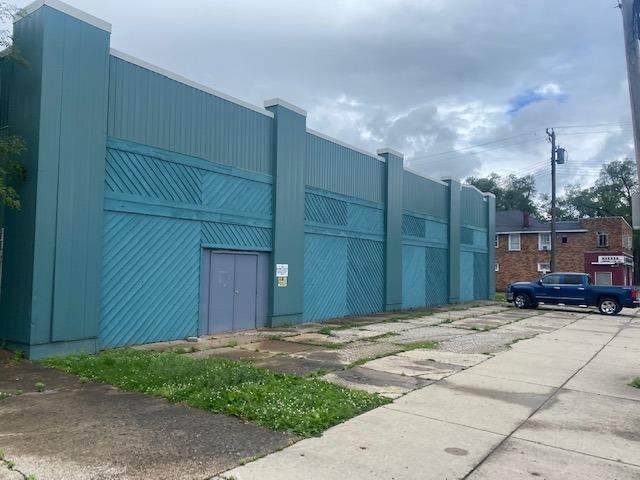 1800 Clayton Ave - Photo 1