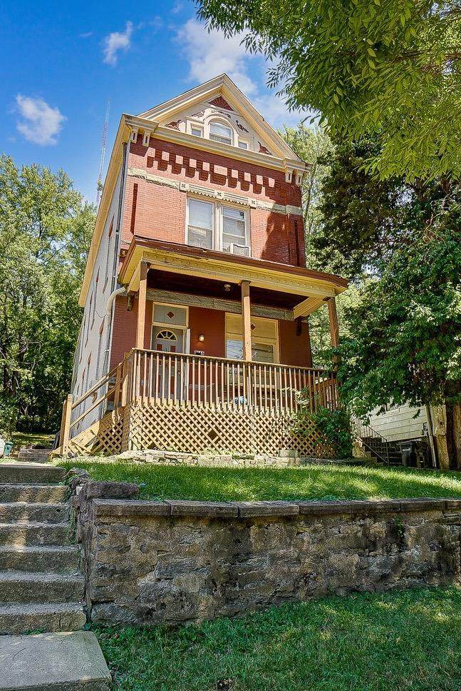 2166 Selim Avenue - Photo 1
