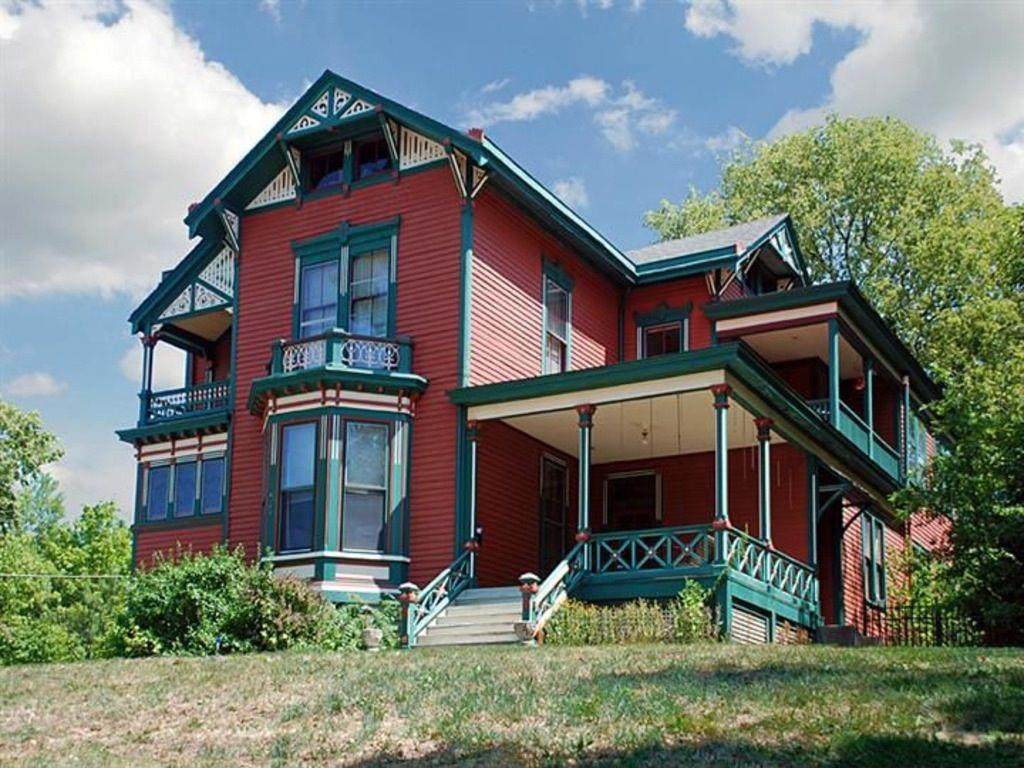 2344 Ashland Avenue - Photo 1