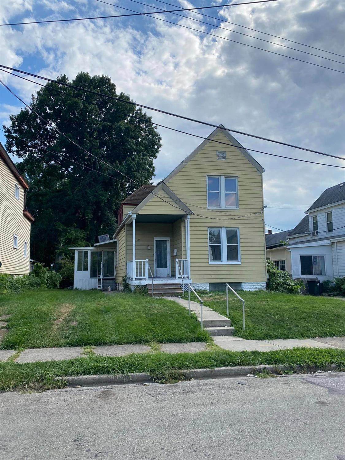 1921 Crown Avenue - Photo 1