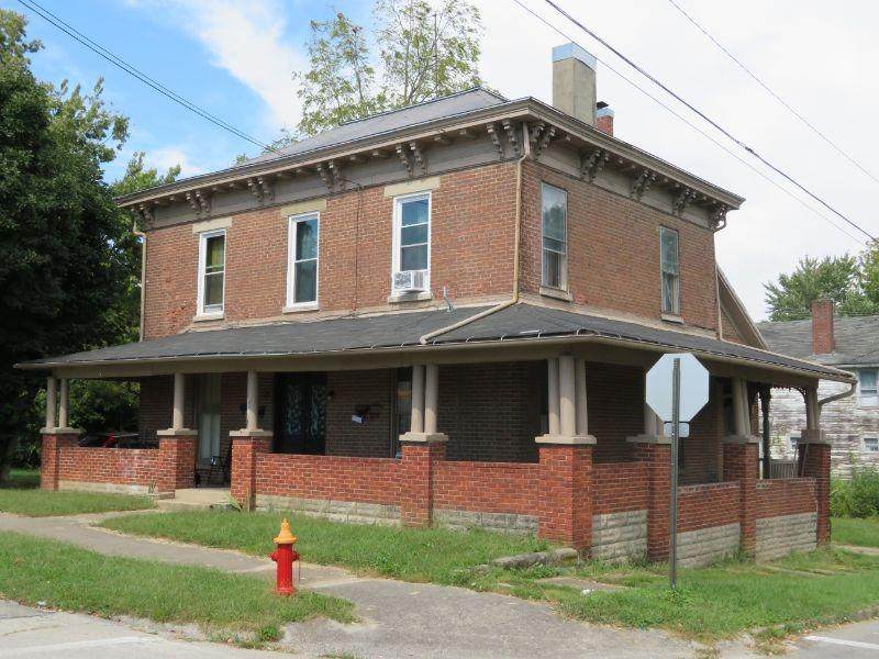 304 Walnut St - Photo 1