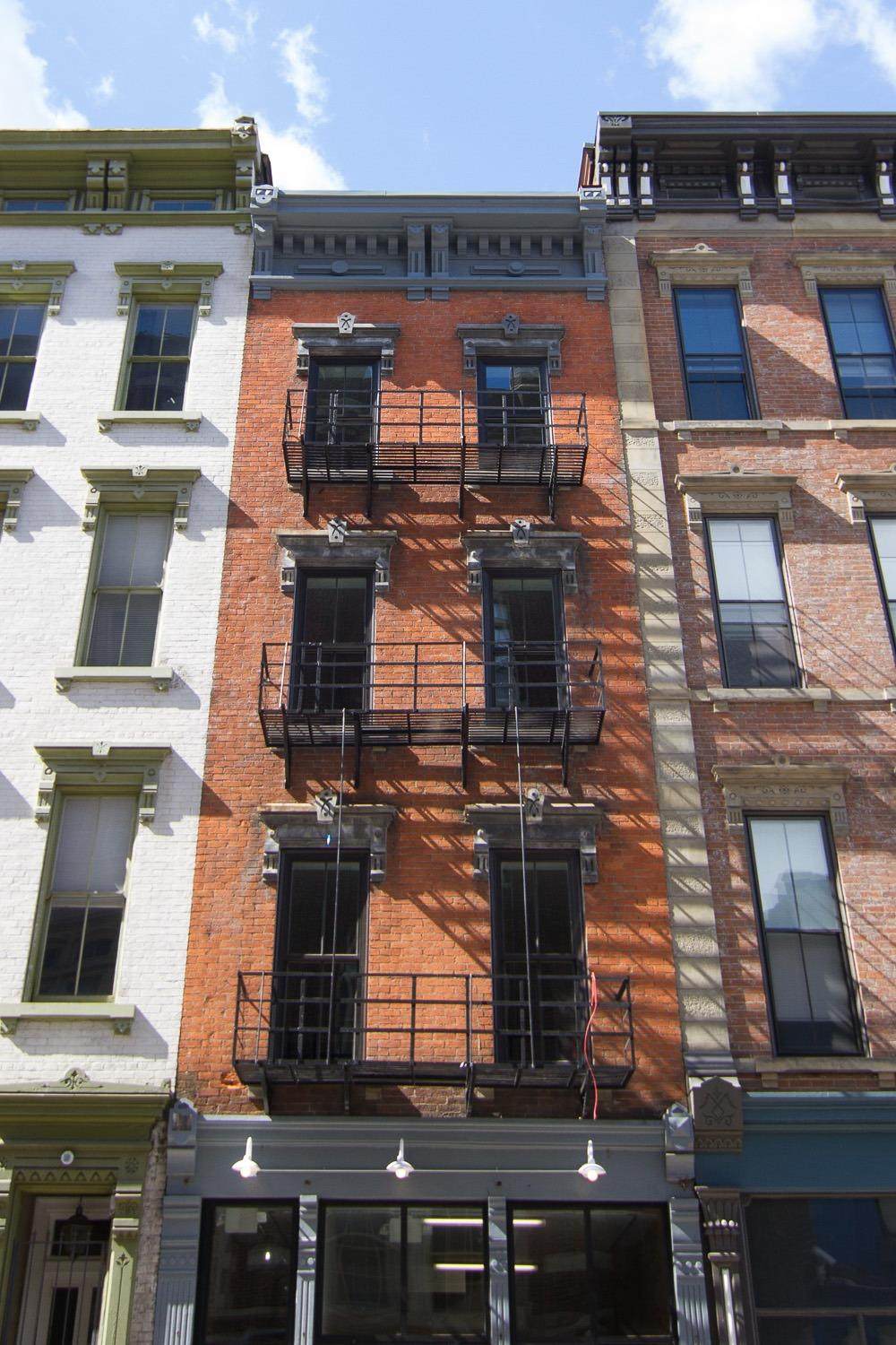 1121 Walnut St - Photo 1