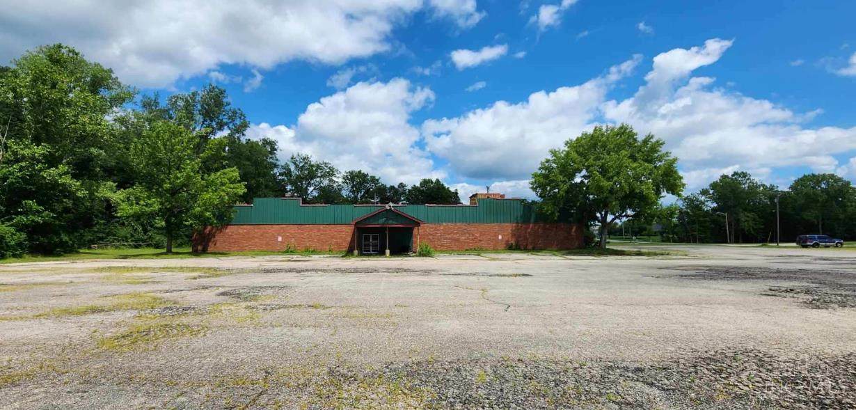 7415 Pleasant Plain Drive - Photo 1